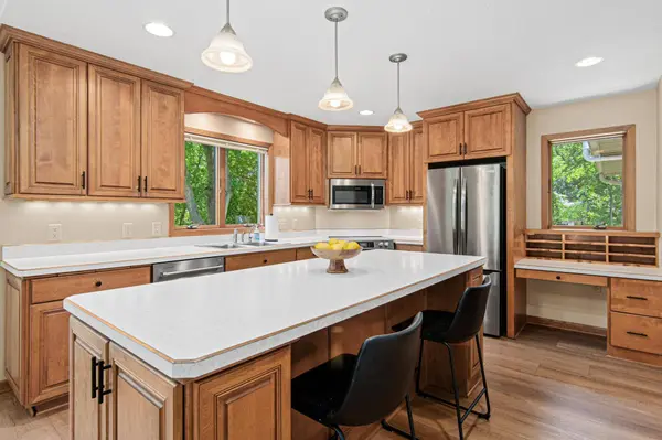 12852 Essex WAY, Saint Paul, MN 55124