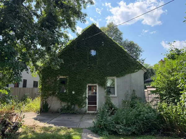4709 Clinton AVE S, Minneapolis, MN 55419