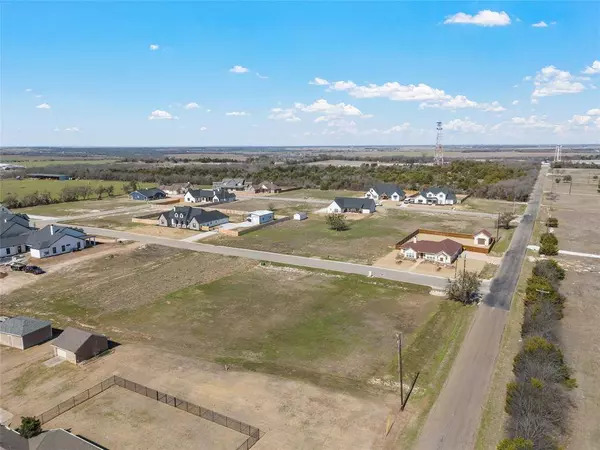 42 Pareya Circle, West, TX 76691