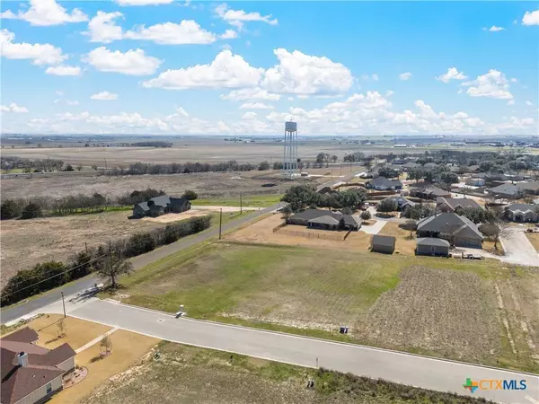 42 Pareya CIR, West, TX 76691