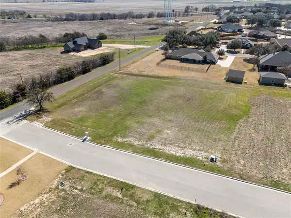 42 Pareya Circle, West, TX 76691