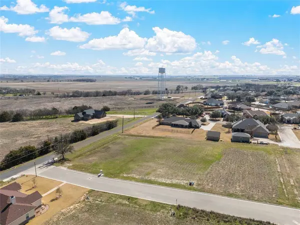 42 Pareya Circle, West, TX 76691