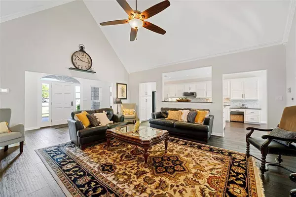 130 N Quail Run Drive, West, TX 76691