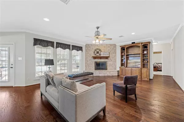 1018 Shilling Drive, Elm Mott, TX 76640