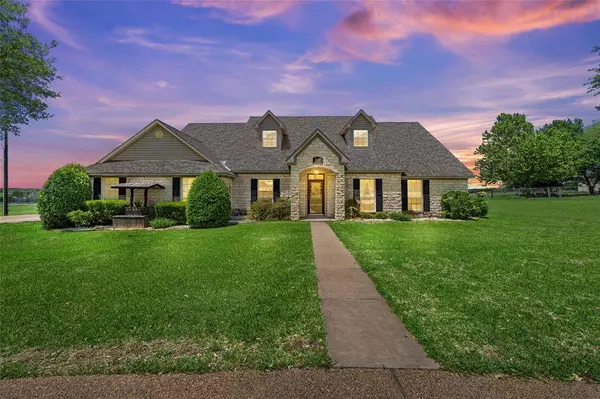 1018 Shilling Drive, Elm Mott, TX 76640