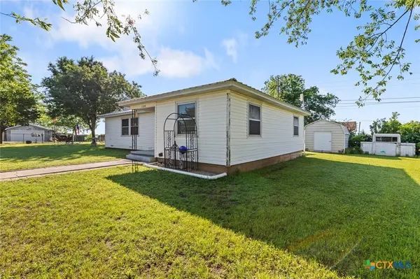 134 Daisy LN, Whitney, TX 76692