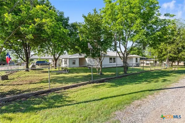 134 Daisy LN, Whitney, TX 76692