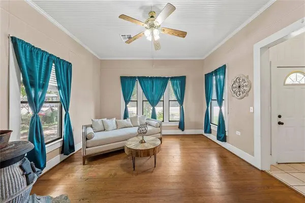 308 S Reagan Street, West, TX 76691
