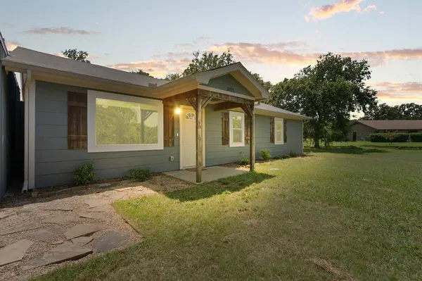 3821 High Meadows Drive, Alvarado, TX 76009
