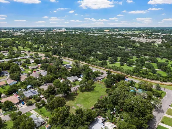 908,912,916,920,924 Church Avenue, Waco, TX 76706