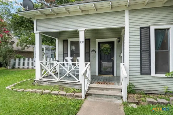 308 S Reagan ST, West, TX 76691