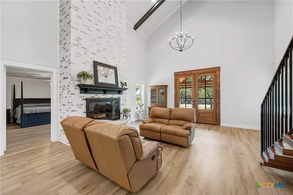 173 Cedar Ridge DR, China Spring, TX 76633