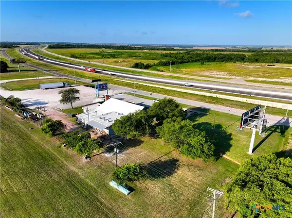 212 S Hickory ST, Abbott, TX 76621