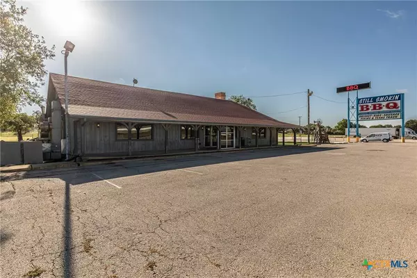 212 S Hickory ST, Abbott, TX 76621