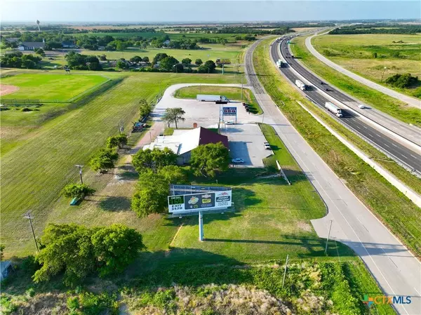 212 S Hickory ST, Abbott, TX 76621