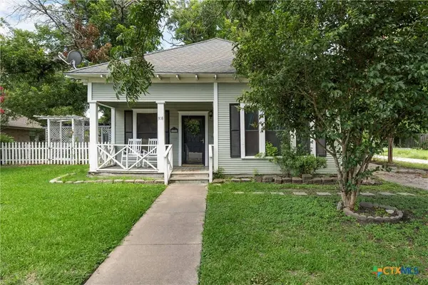 308 S Reagan ST, West, TX 76691
