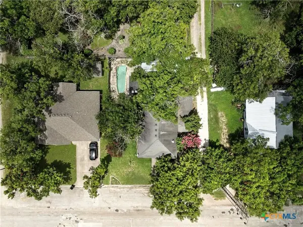 308 S Reagan ST, West, TX 76691