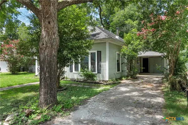 308 S Reagan ST, West, TX 76691