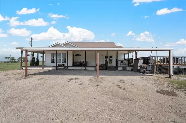 200 Uptmore Road, West, TX 76691