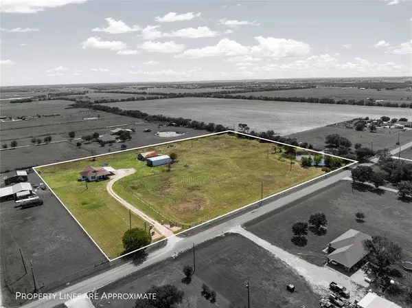 200 Uptmore Road, West, TX 76691