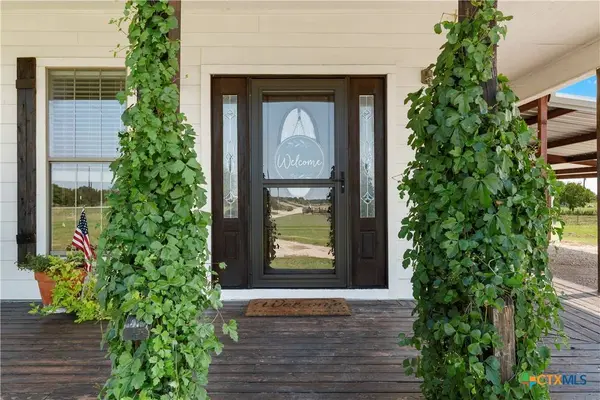 200 Uptmore RD, West, TX 76691