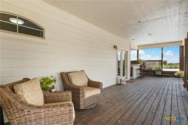 200 Uptmore RD, West, TX 76691