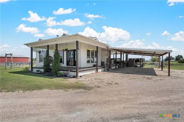 200 Uptmore RD, West, TX 76691