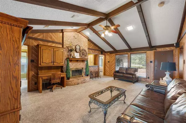 818 Fm 3370, Aquilla, TX 76622