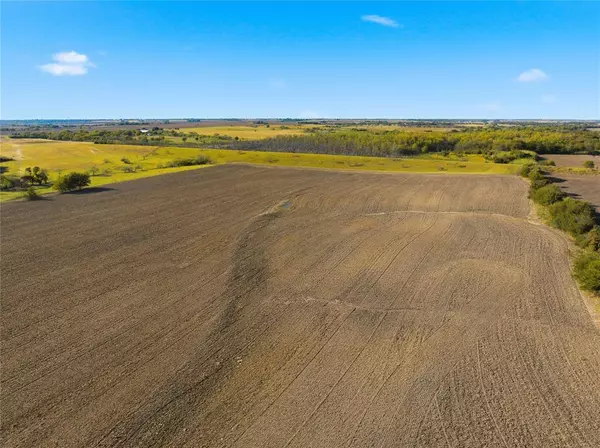 2663 W Crabb Road, West, TX 76691