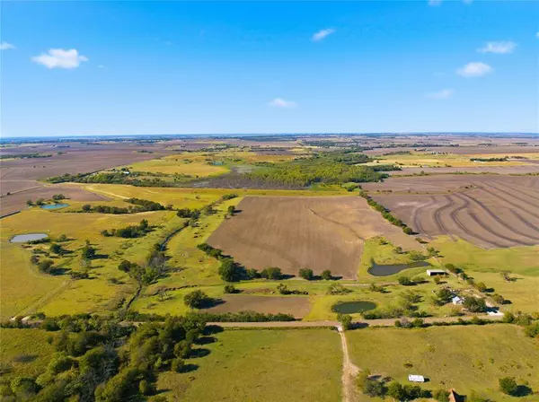 2663 W Crabb Road, West, TX 76691