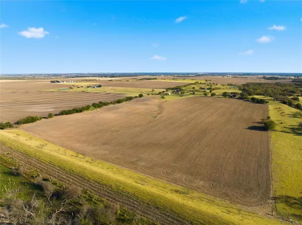 2663 W Crabb Road, West, TX 76691