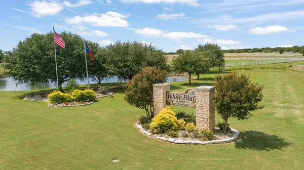 1392 Spanish Oak Trail, Whitney, TX 76692