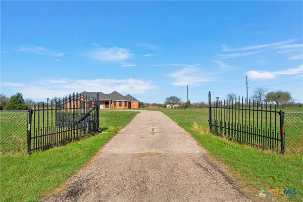 494 Westgate I RD, Eddy, TX 76524