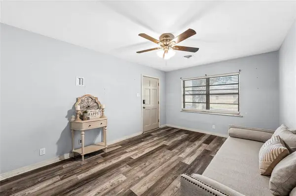 901 N Main Street, West, TX 76691