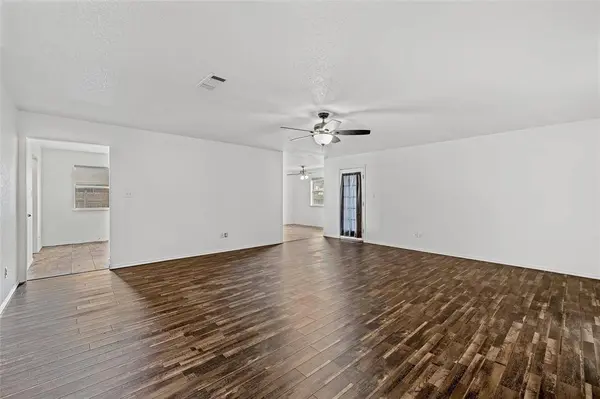 224 Headrick Drive, Robinson, TX 76706
