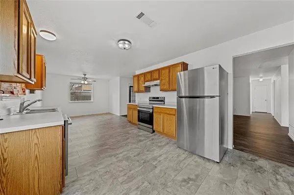 224 Headrick Drive, Robinson, TX 76706
