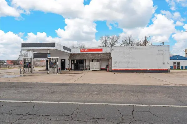 201 W Oak Street, West, TX 76691