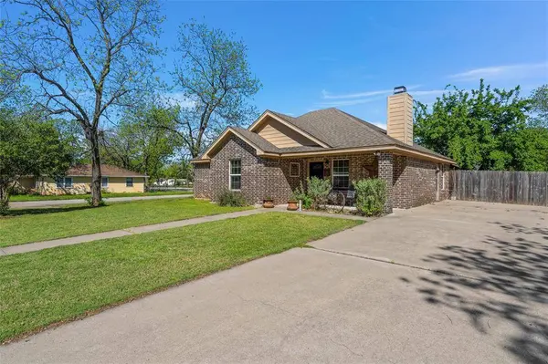 814 N Harrison Street, West, TX 76691
