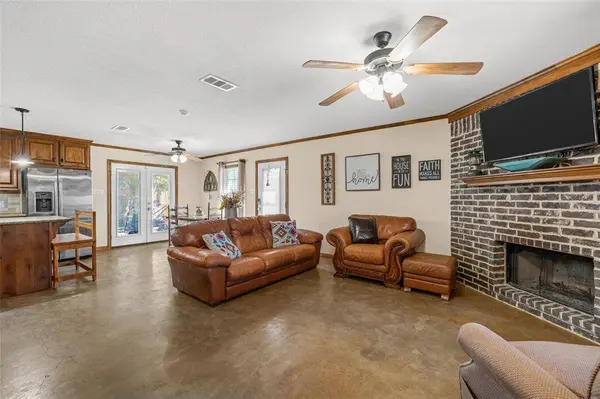 814 N Harrison Street, West, TX 76691