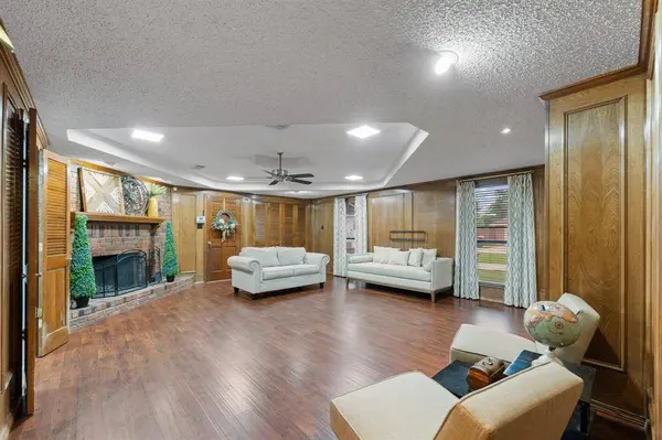 314 Clay Lane, Red Oak, TX 75154