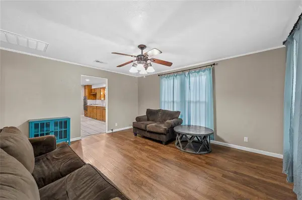 505 W Columbus Street, West, TX 76691