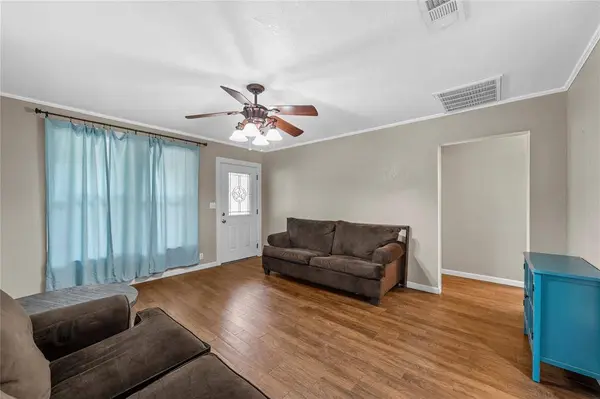 505 W Columbus Street, West, TX 76691