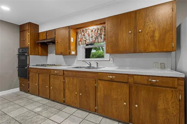 505 W Columbus Street, West, TX 76691