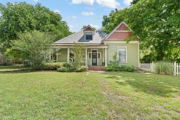 320 E Franklin Street, Hillsboro, TX 76645