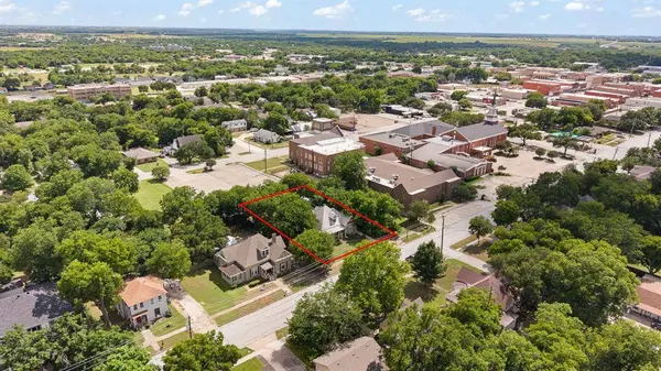 320 E Franklin Street, Hillsboro, TX 76645