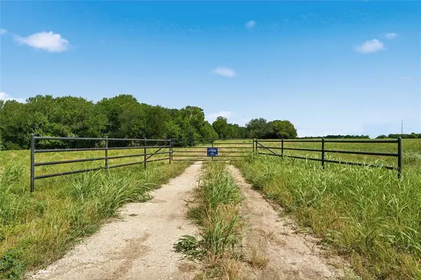 Tract 1 FM 2114, Abbott, TX 76621