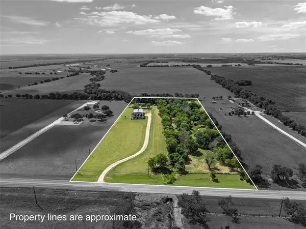 586 Fm 1242, Abbott, TX 76621