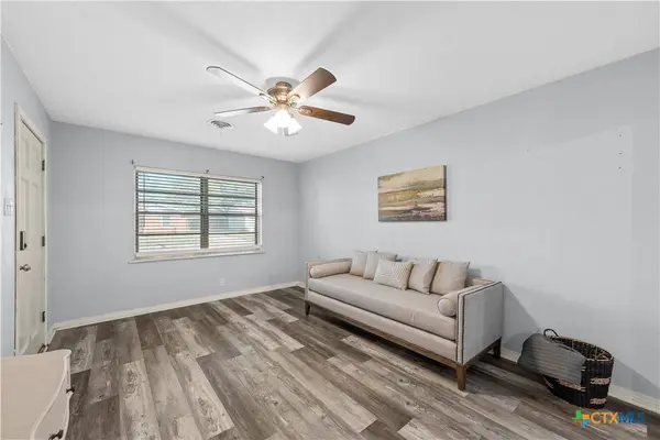 901 N Main ST, West, TX 76691