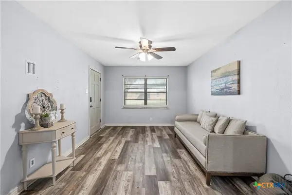 901 N Main ST, West, TX 76691