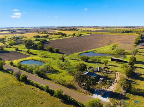 2663 W Crabb, West, TX 76691